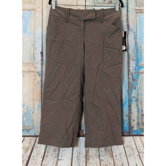 First Option Womens Size 6 Brown Flat Front Regular Fit Straight Leg Capri Pants - Picture 2 of 8